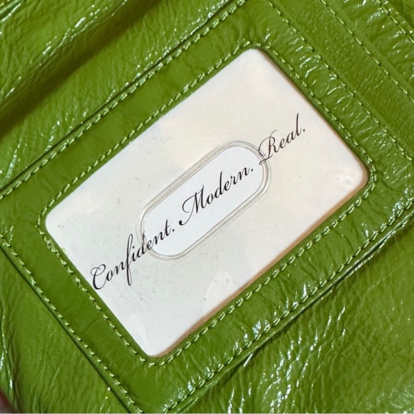 HOBO International Lauren clutch wallet crossbody bag Kelly green chain strap - Picture 9 of 9